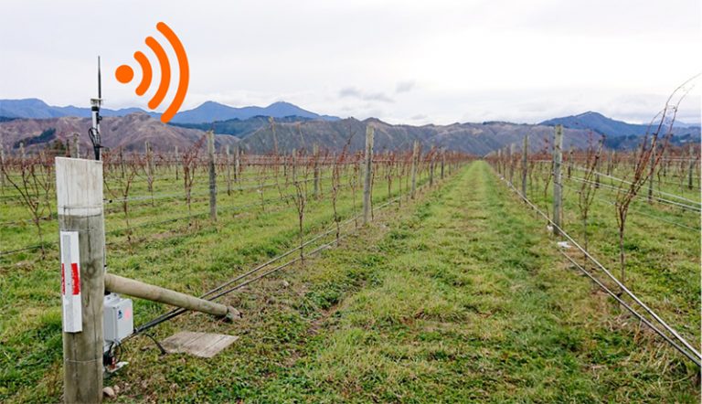 Irrigation control central radio unit
